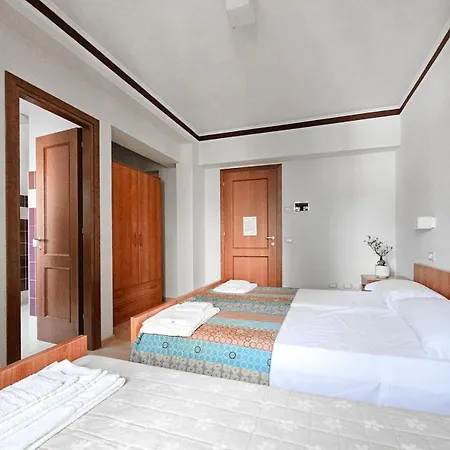 Fanesia Coliving Hostel *