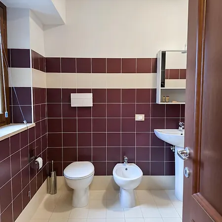 Fanesia Coliving אכסניה *