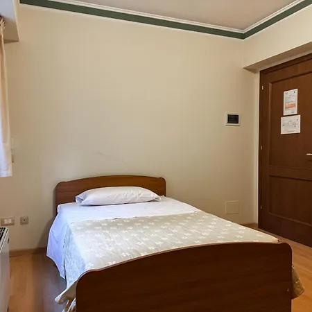 אכסניה Fanesia Coliving Fano Adriano