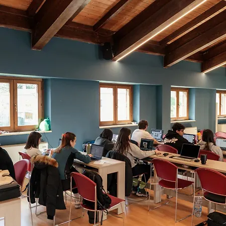 Fanesia Coliving *