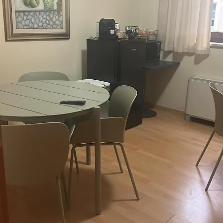 Fanesia Coliving אכסניה Fano Adriano