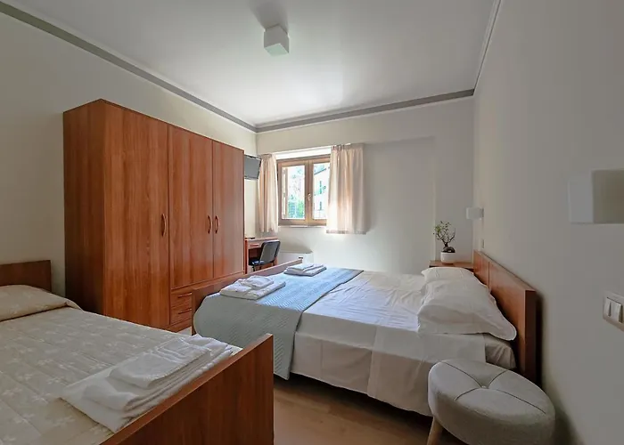 Fanesia Coliving Хостел *