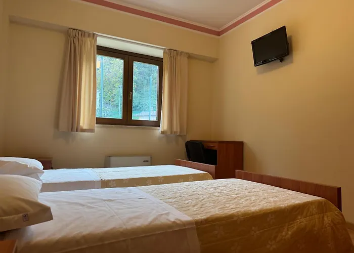 Fanesia Coliving Хостел *