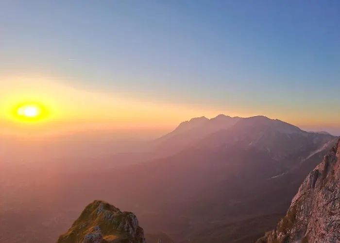 Fanesia Coliving Хостел *