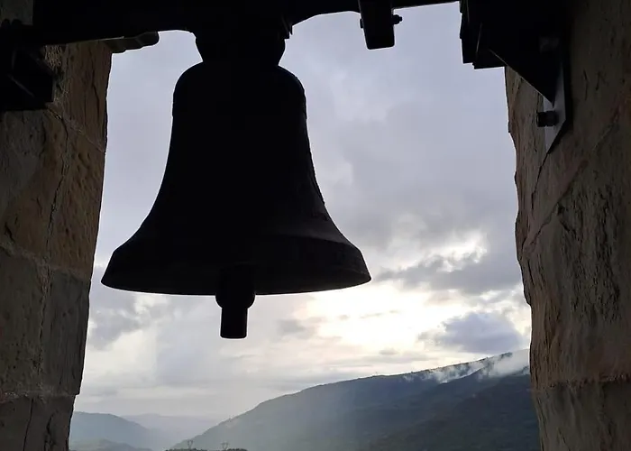 Fanesia Coliving Хостел